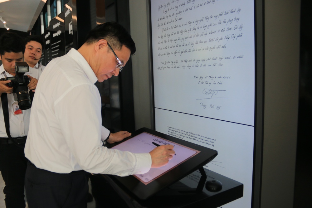 Petrovietnam và Viettel trao đổi hợp tác về lĩnh vực chuyển đổi số và triển khai điện gió ngoài khơi Petrovietnam và Viettel trao đổi hợp tác về lĩnh vực chuyển đổi số và triển khai điện gió ngoài khơi