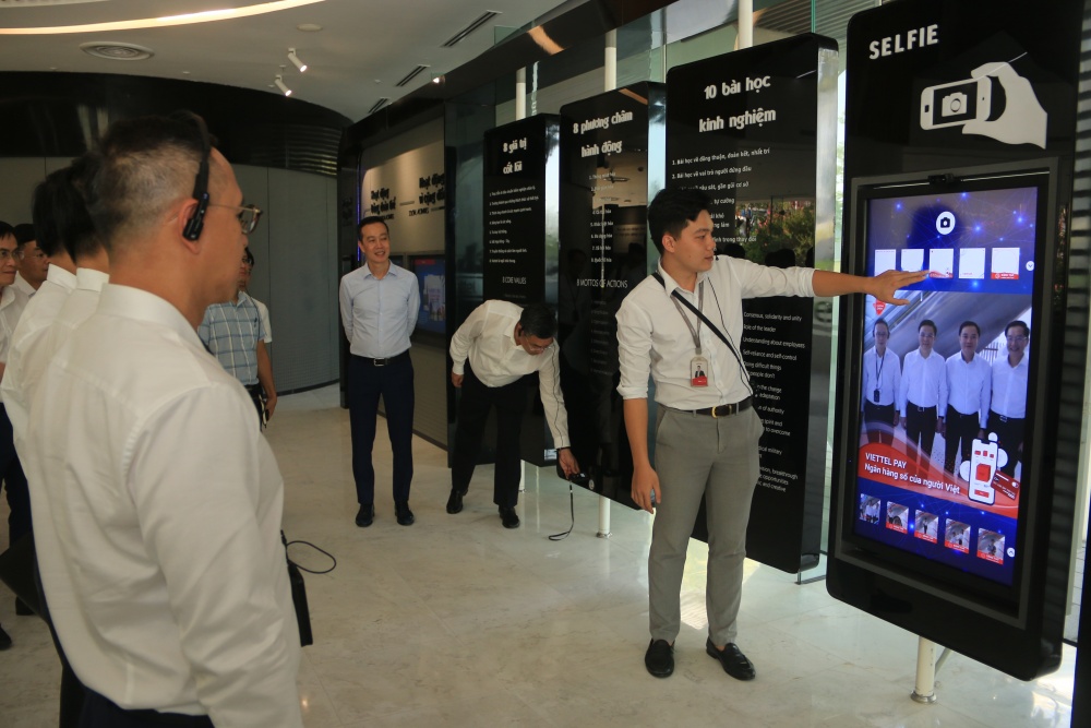 Petrovietnam và Viettel trao đổi hợp tác về lĩnh vực chuyển đổi số và triển khai điện gió ngoài khơi Petrovietnam và Viettel trao đổi hợp tác về lĩnh vực chuyển đổi số và triển khai điện gió ngoài khơi