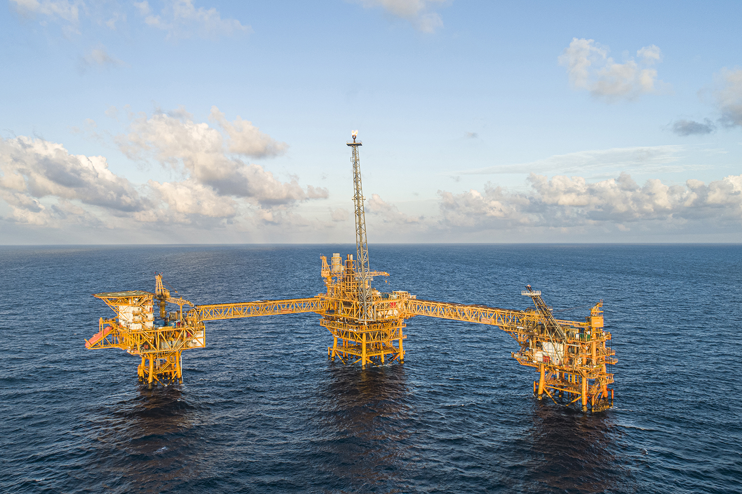 Petrovietnam về đích nhiều chỉ tiêu quan trọng, tăng tốc mở rộng quy mô, tái tạo mô hình kinh doanh - ảnh 3