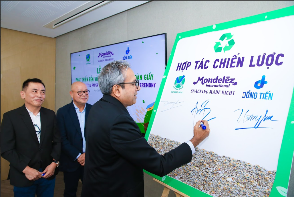 Mondelez Kinh Đô hợp tác thực thi EPR, tiên phong trong chiến lược phát triển bền vững - ảnh 1