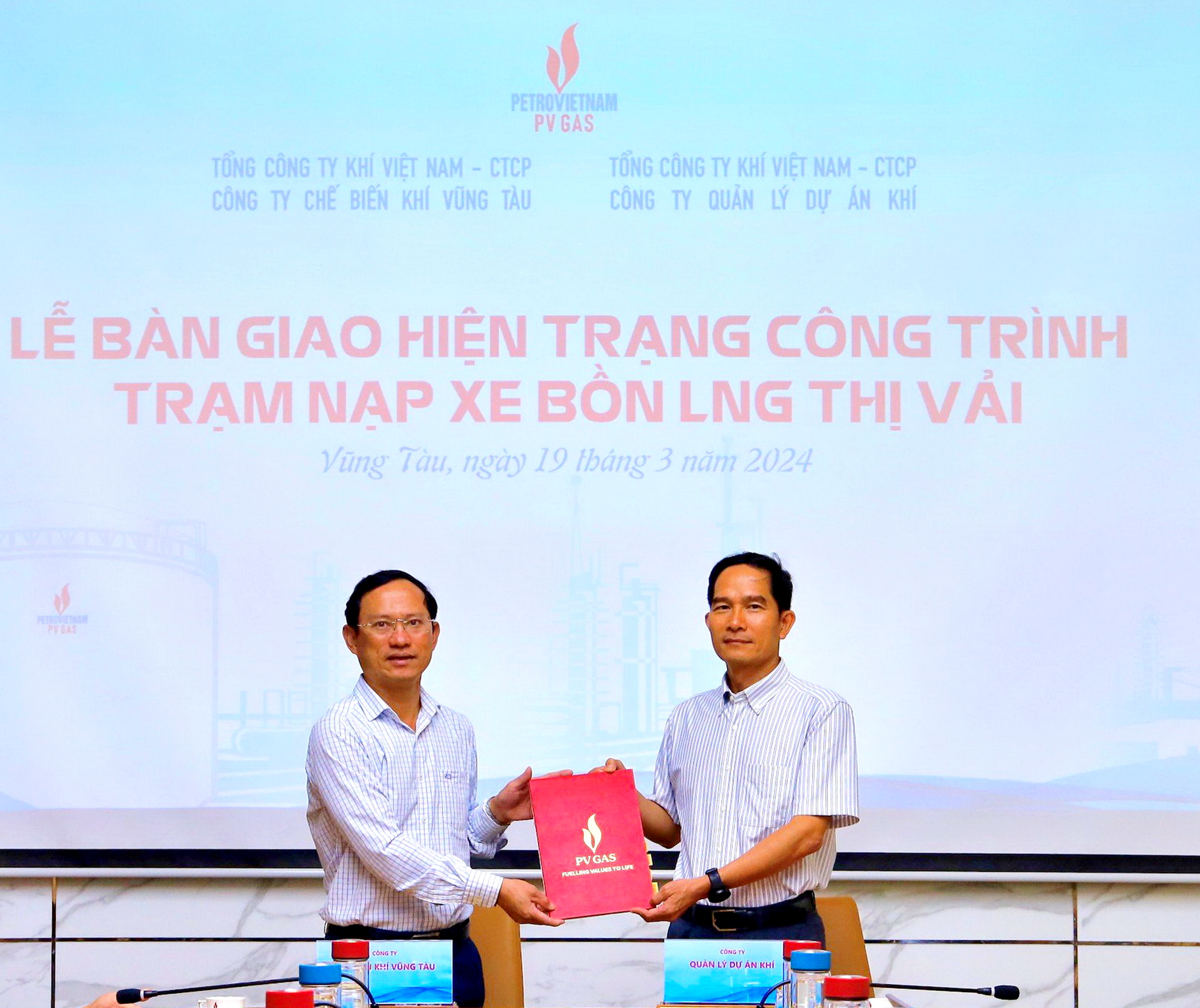 Bàn giao công trình trạm nạp xe bồn LNG Thị Vải - ảnh 2