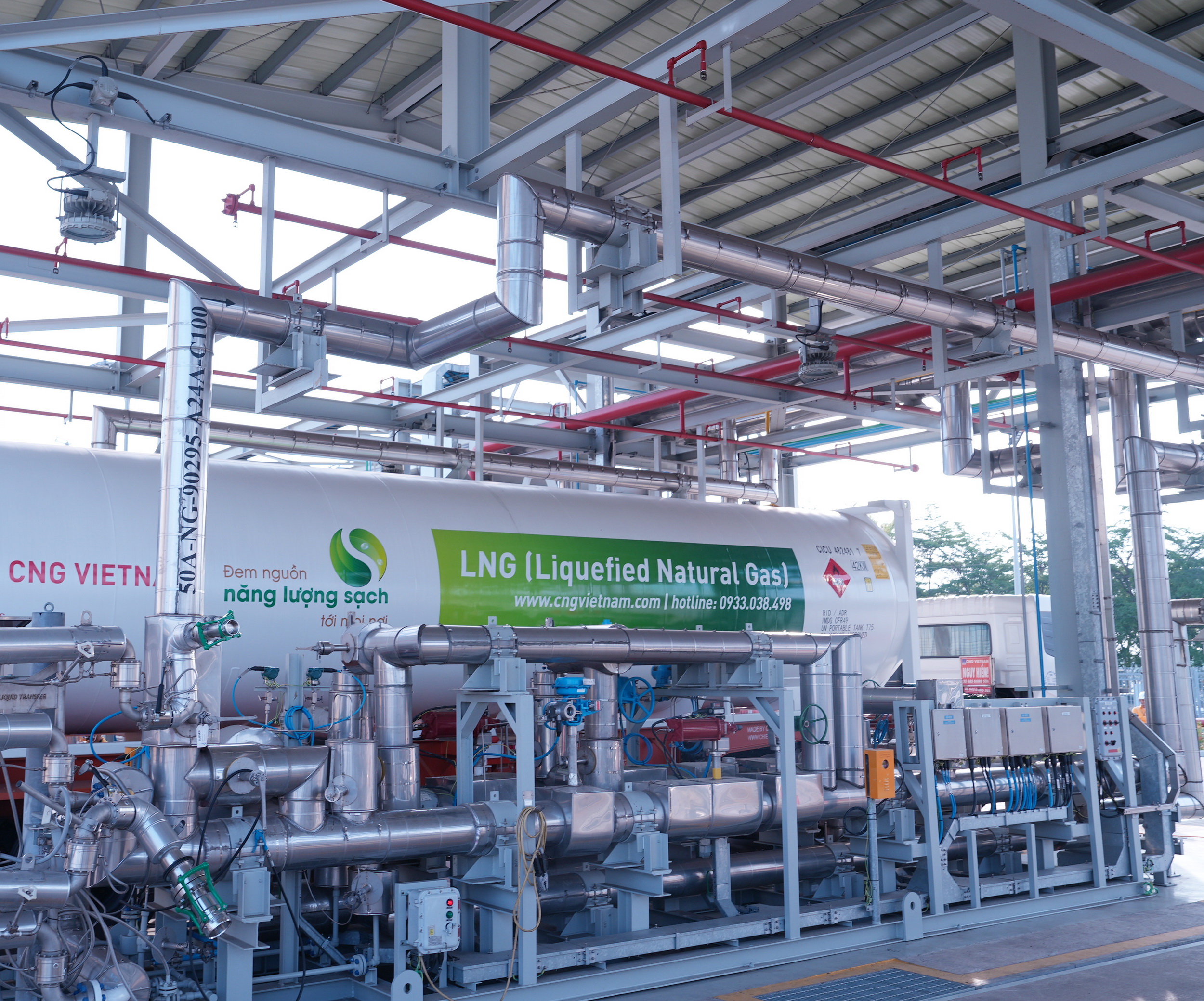 Bàn giao công trình trạm nạp xe bồn LNG Thị Vải - ảnh 1