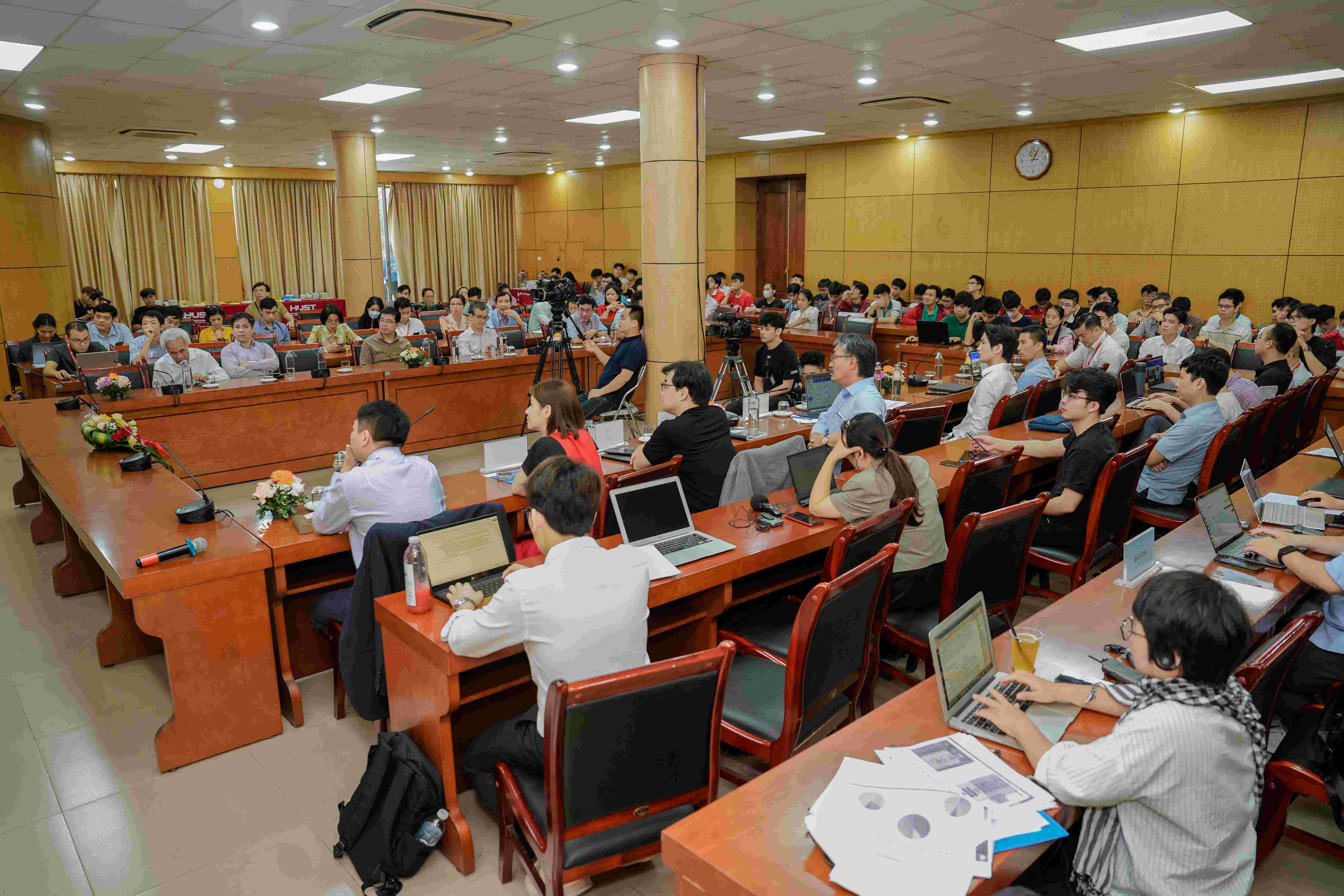 GS Hàn Quốc chia sẻ bí quyết để Việt Nam cạnh tranh trong ngành bán dẫn - ảnh 1