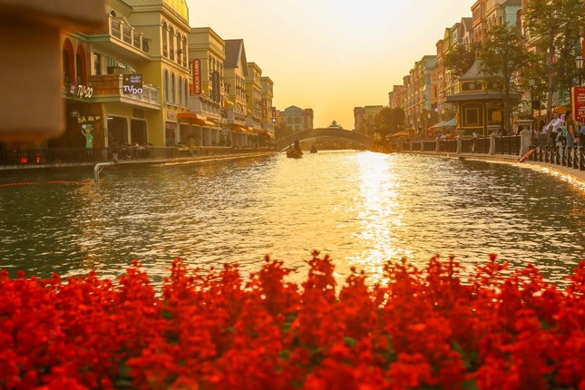 Top những điểm check-in đẹp 'quên lối về' tại phố Hàn K-Town ảnh 6