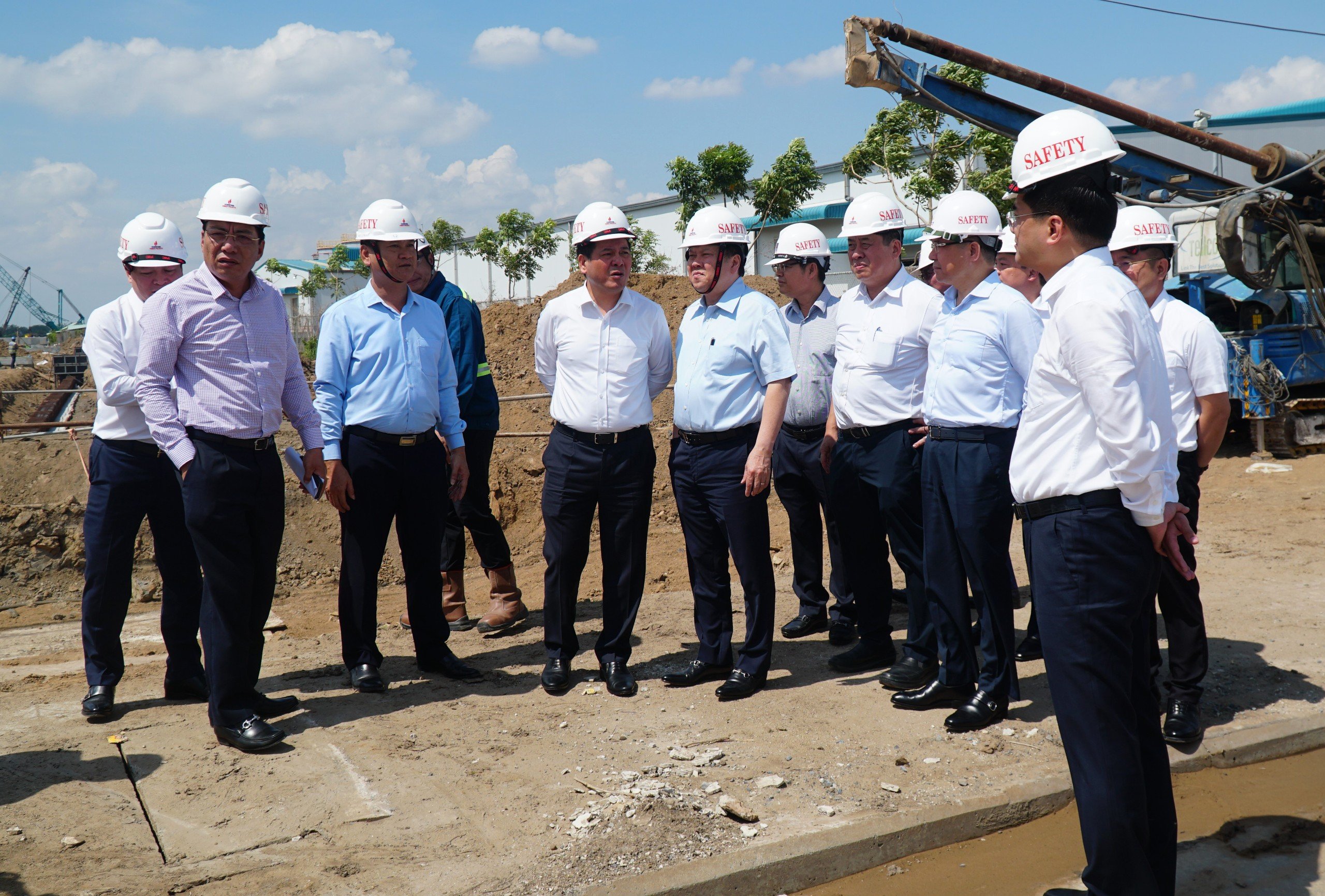 Tháng 4/2024: Petrovietnam đón nhận nhiều tin vui, hoạt động SXKD tiếp đà tăng trưởng - ảnh 5