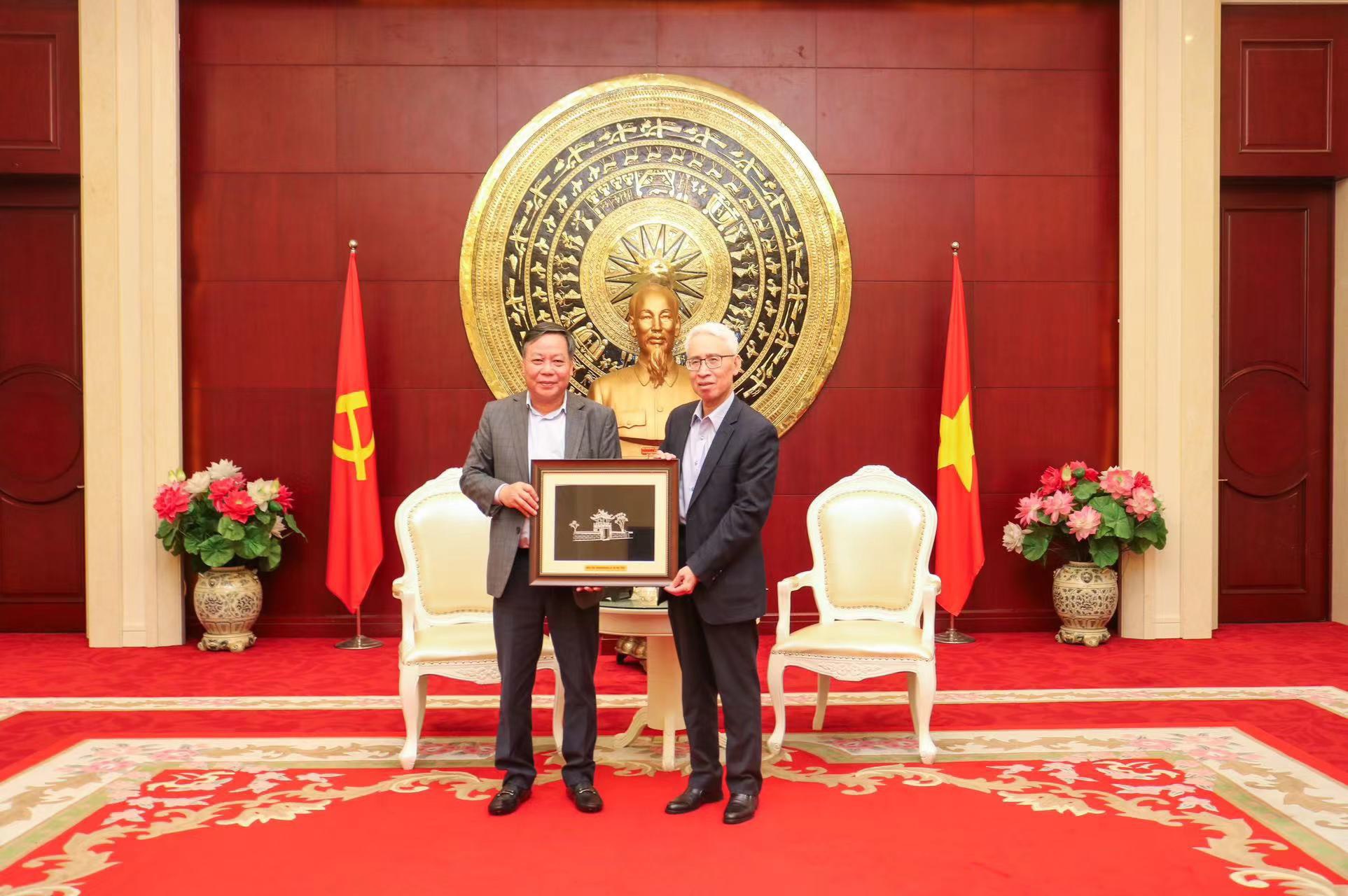 Đoàn đại biểu cấp cao Thành phố Hà Nội thăm, làm việc với Đại sứ quán Việt Nam tại Trung Quốc - ảnh 1