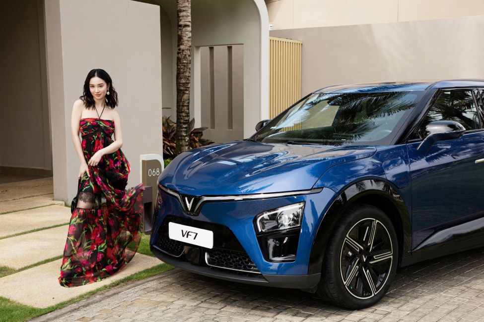 VinFast VF 7 - Mẫu xe cá tính, “tốt gỗ tốt cả nước sơn” - ảnh 7