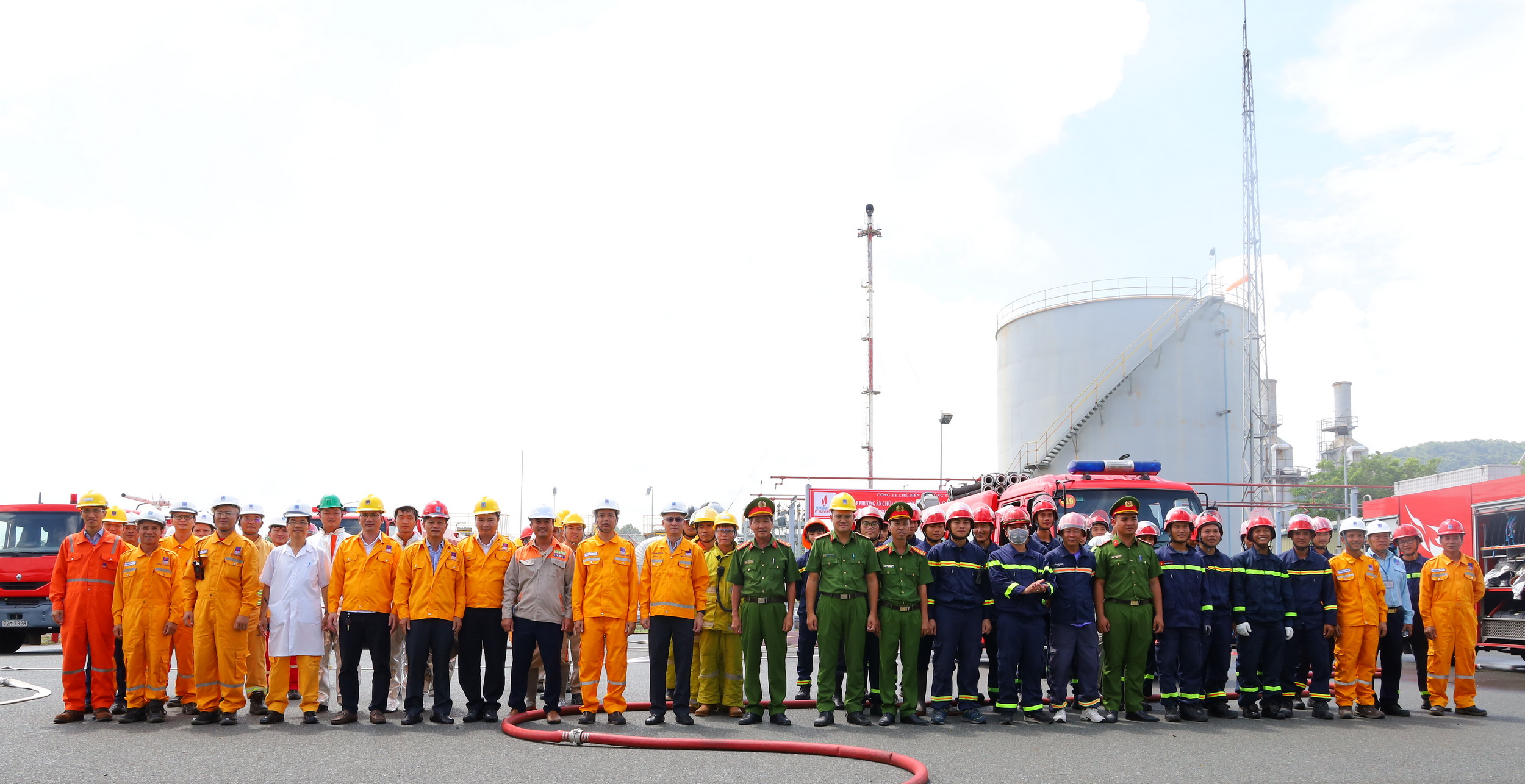 Thực tập phương án chữa cháy, cứu nạn cứu hộ tại GPP Dinh Cố - ảnh 1