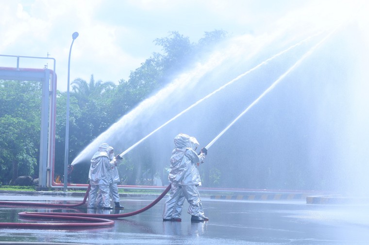 Công ty Chế biến Khí Vũng Tàu tổ chức thực tập phương án chữa cháy, cứu nạn cứu hộ tại Kho cảng PV GAS Vũng Tàu - ảnh 2