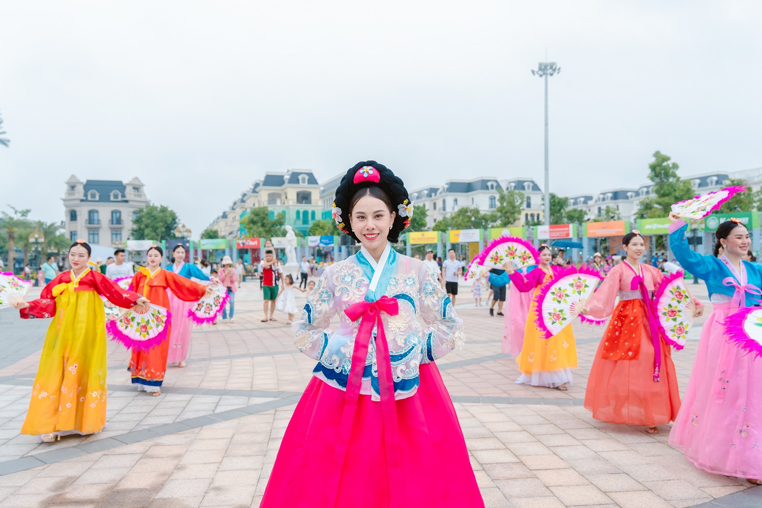 8WONDER MOON FESTIVAL “FLEX” CHUỖI LỄ HỘI ẨM THỰC XUYÊN BIÊN GIỚI - ảnh 3