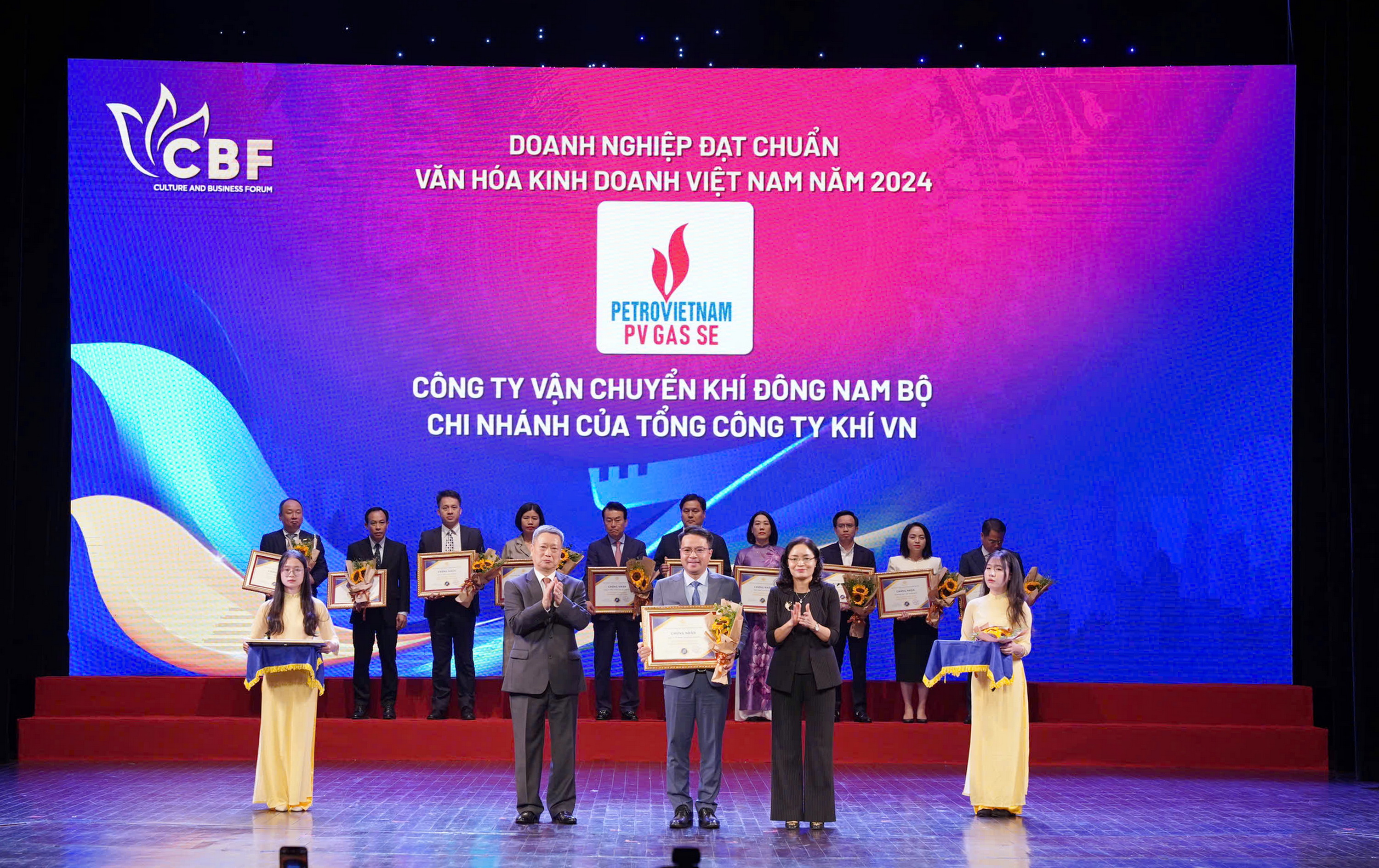 PV GAS SE - Doanh nghiệp đạt chuẩn Văn hóa kinh doanh Việt Nam - ảnh 1