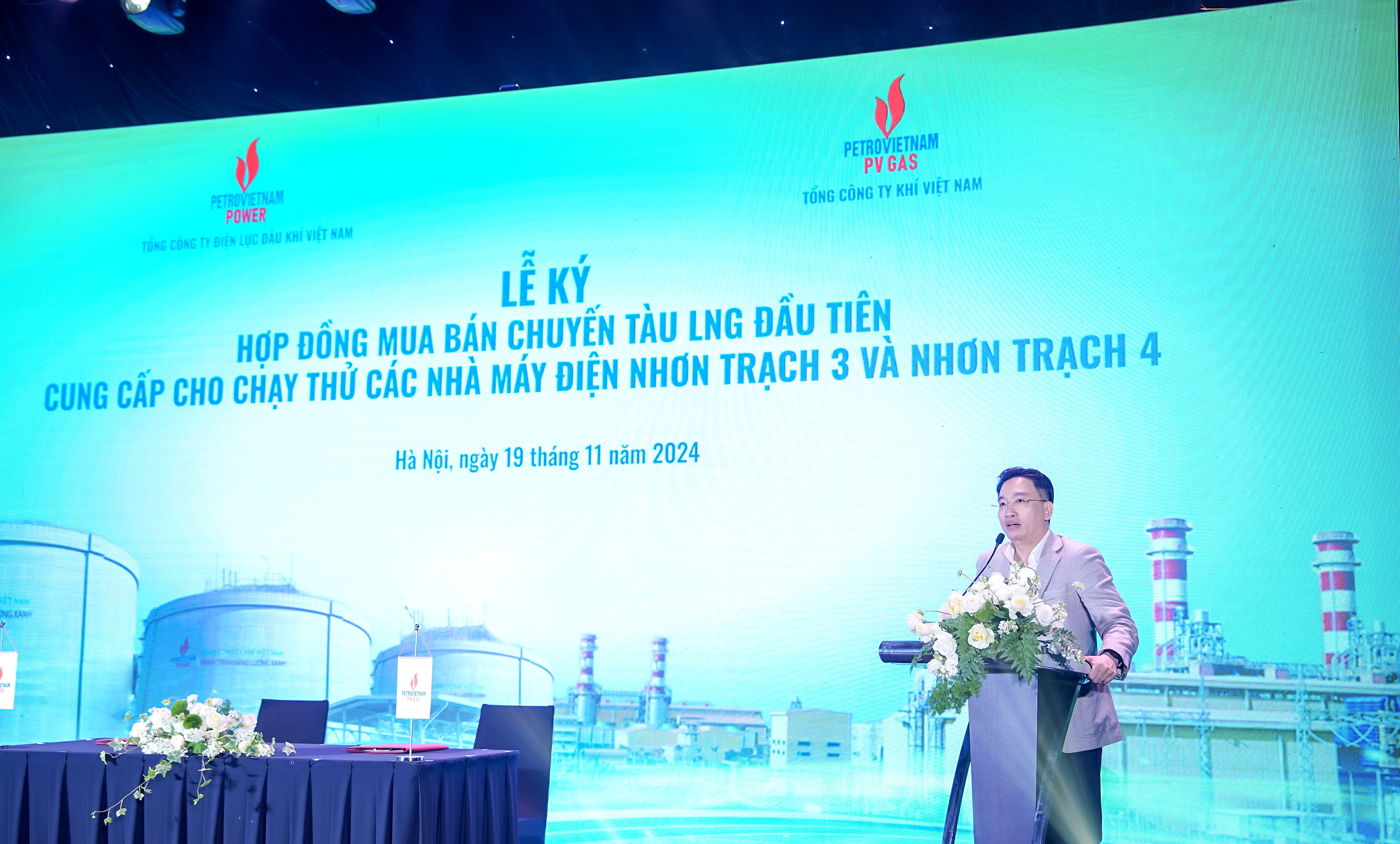 PV GAS và PV Power ký hợp đồng mua bán chuyến tàu LNG đầu tiên cung cấp cho chạy thử các nhà máy điện - ảnh 1