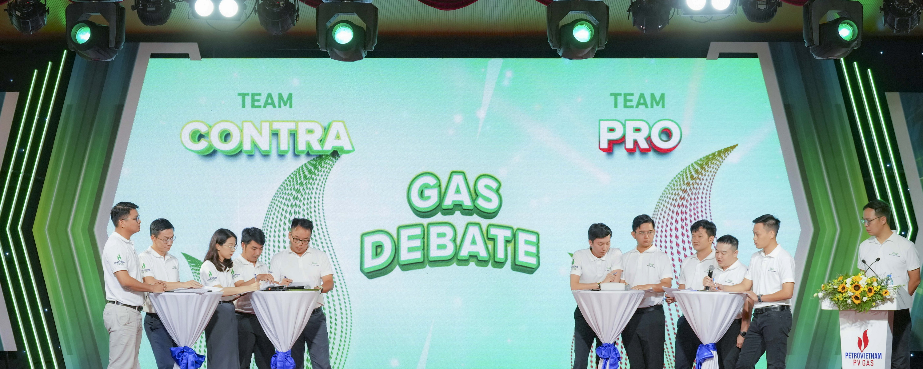 PV GAS Talks “35 năm - Thắp lửa non sông”: Hành trình truyền cảm hứng, kết nối và giữ lửa nhiệt huyết - ảnh 2