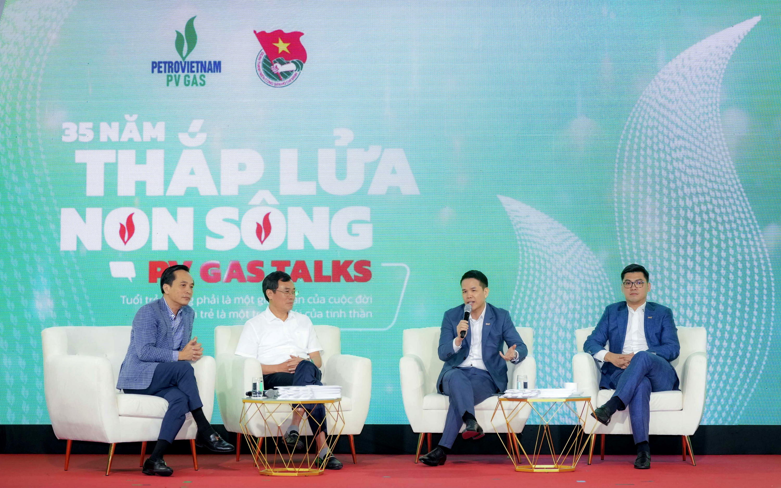 PV GAS Talks “35 năm - Thắp lửa non sông”: Hành trình truyền cảm hứng, kết nối và giữ lửa nhiệt huyết - ảnh 3