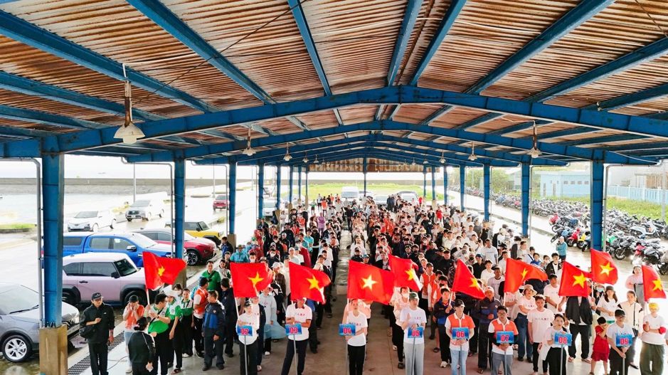 Gần 10.000 người vingroup và tình nguyện viên ra quân làm sạch bờ biển tại 28 tỉnh, thành phố - ảnh 12