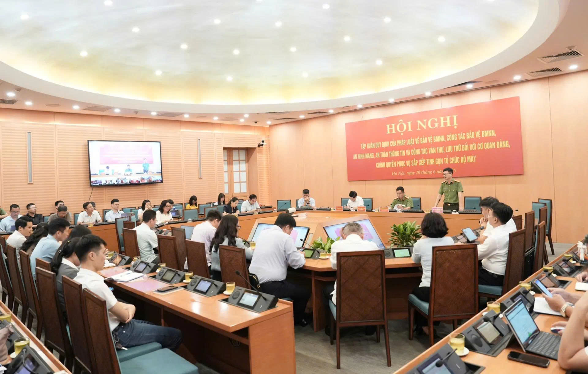 Hà Nội tổ chức tập huấn công tác bảo vệ bí mật nhà nước và an ninh thông tin - ảnh 4