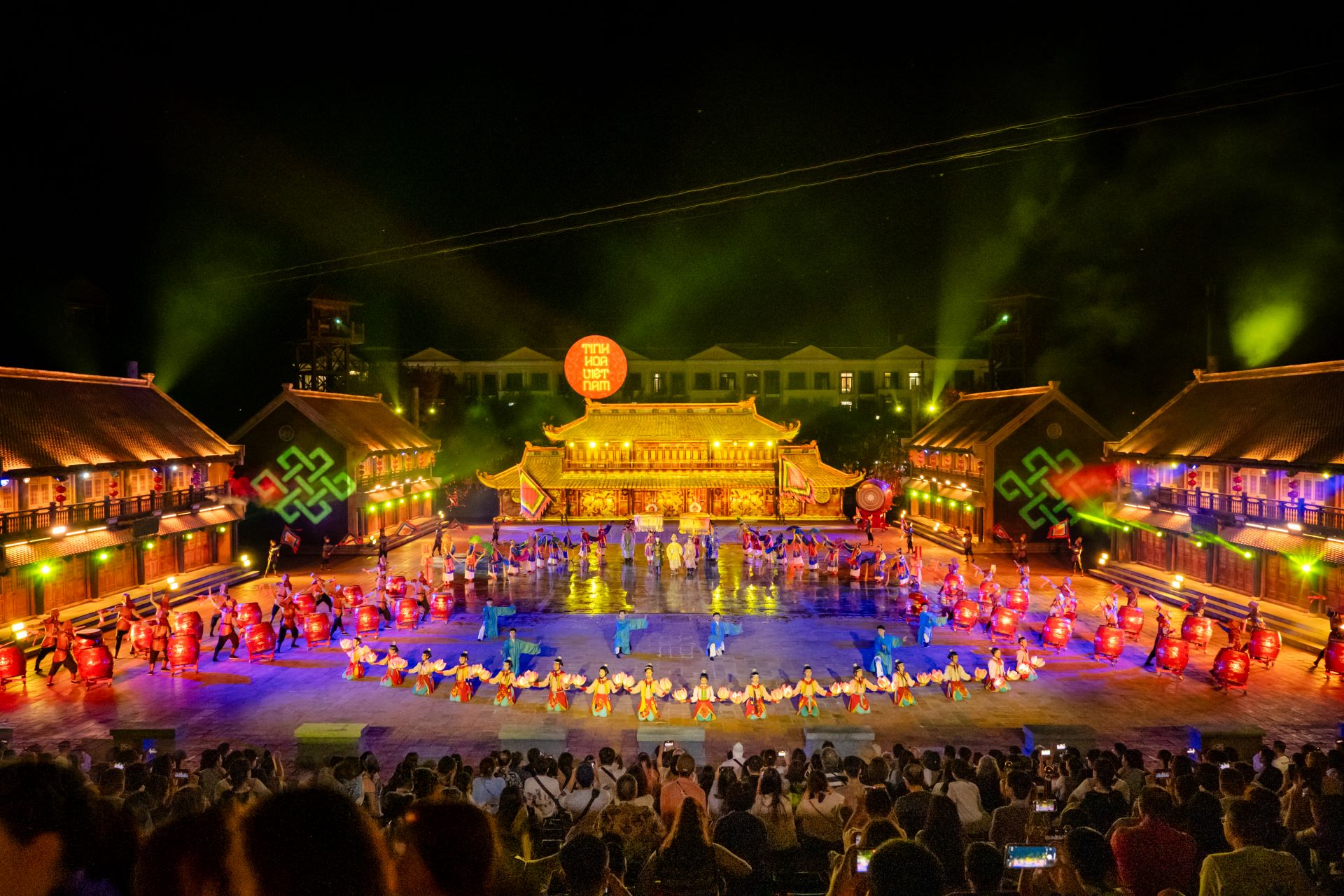 VINGROUP CÔNG BỐ TRỤ CỘT VĂN HÓA – KIẾN TẠO KHÔNG GIAN NGHỆ THUẬT ĐẲNG CẤP QUỐC TẾ - ảnh 2