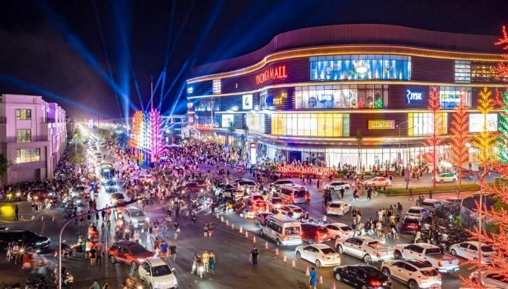 VINCOM BLACK FRIDAY 2025: Đại tiệc giảm giá khuấy động thị trường bán lẻ cả nước - ảnh 6