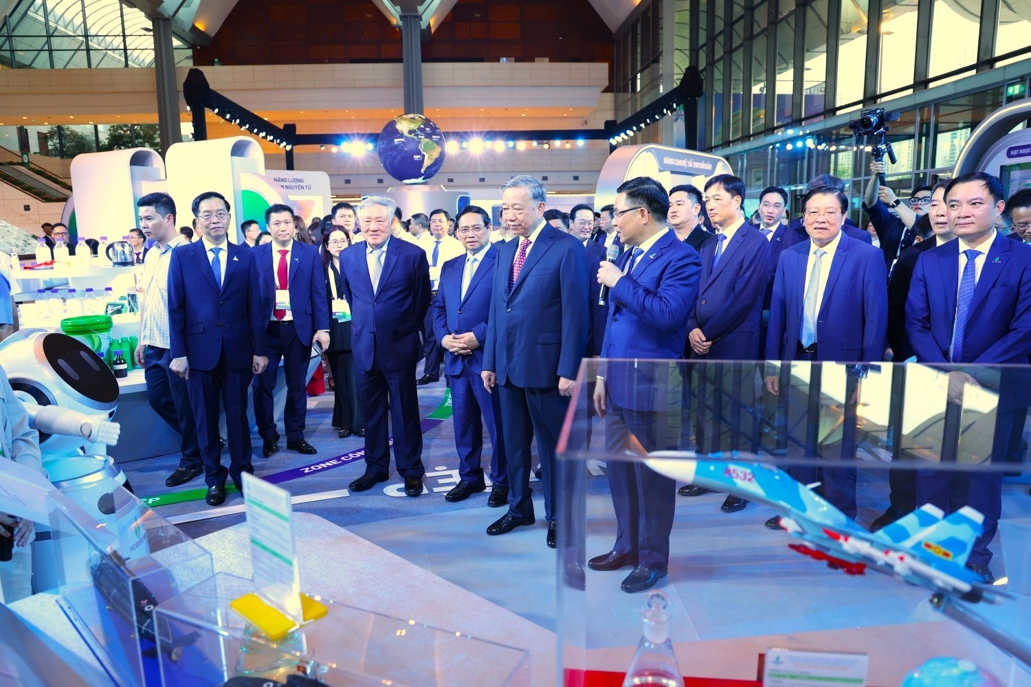 40 năm Đổi mới - 50 năm Petrovietnam đồng hành cùng đất nước - ảnh 7