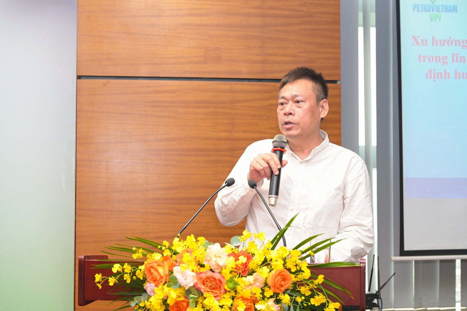 Xu hướng chuyển dịch năng lượng trong lĩnh vực dầu khí: Cơ hội và định hướng cho Petrovietnam - ảnh 1