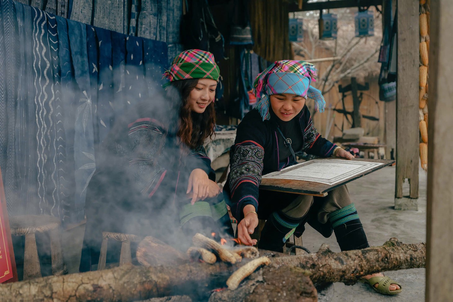 Du khách Tây thích thú săn mây, check in hoa Sen đá trên đỉnh Fansipan	 - ảnh 10