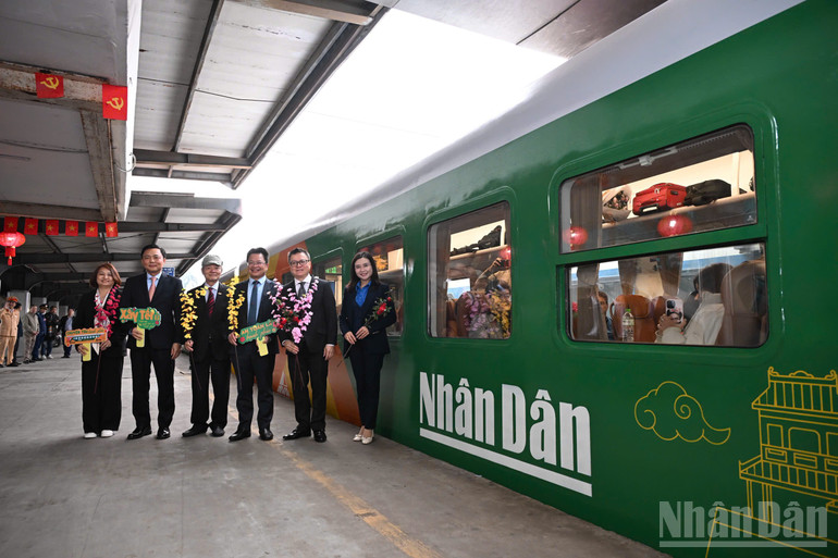 Báo Nhân Dân ra mắt “Chuyến tàu hạnh phúc“: Hành trình nhân văn chào Xuân mới - ảnh 5
