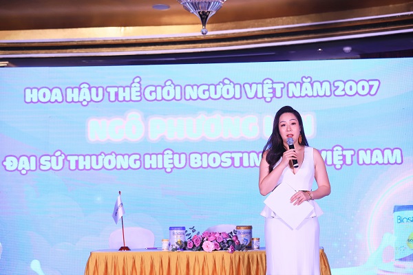 Hoa hậu Ngô Phương Lan khoe nhan sắc mặn mà tại sự kiện - ảnh 4