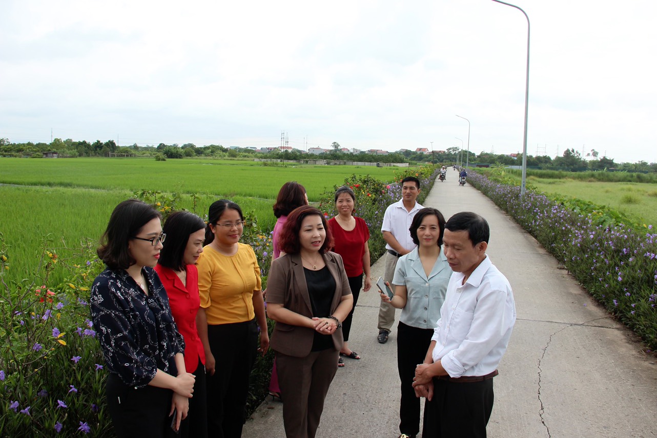 Đường hoa phụ nữ giúp “lòng người nở hoa” - ảnh 6