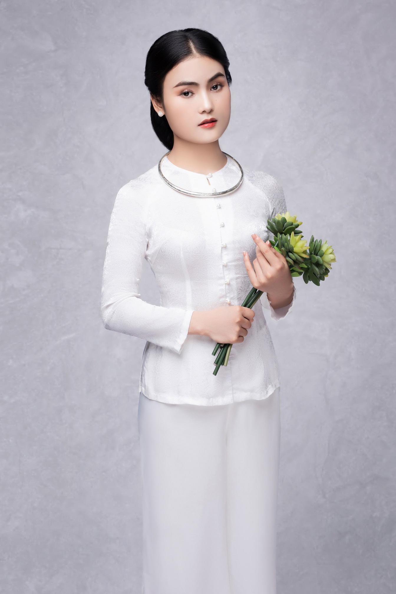 Giọng ca Opera Hà Uyển Linh ra mắt album nhạc trữ tình - ảnh 2