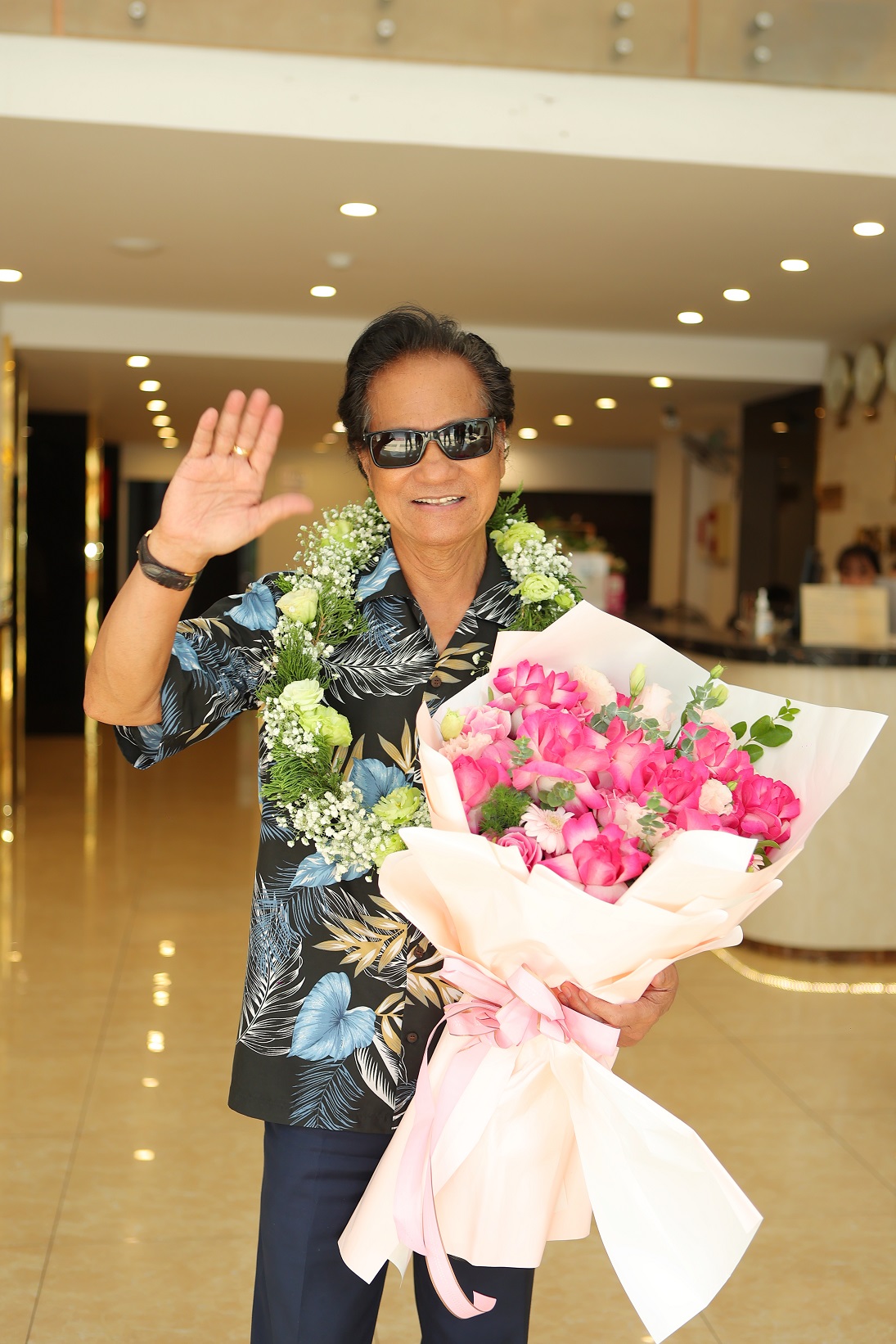 Người hâm mộ háo hức đón Chế Linh về nước biểu diễn sau hơn 2 năm đại dịch - ảnh 3