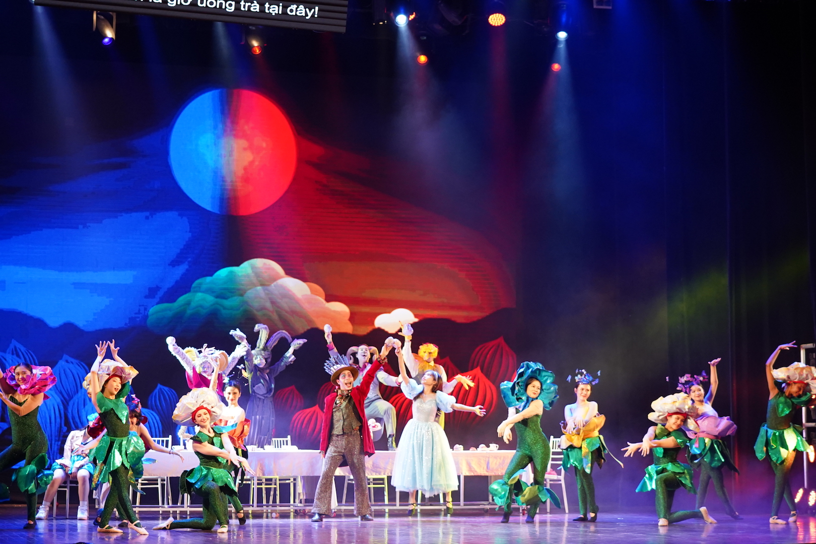 “Alice in woderland“: Một thế giới diệu kỳ của Alice ở Nhà hát lớn - ảnh 1