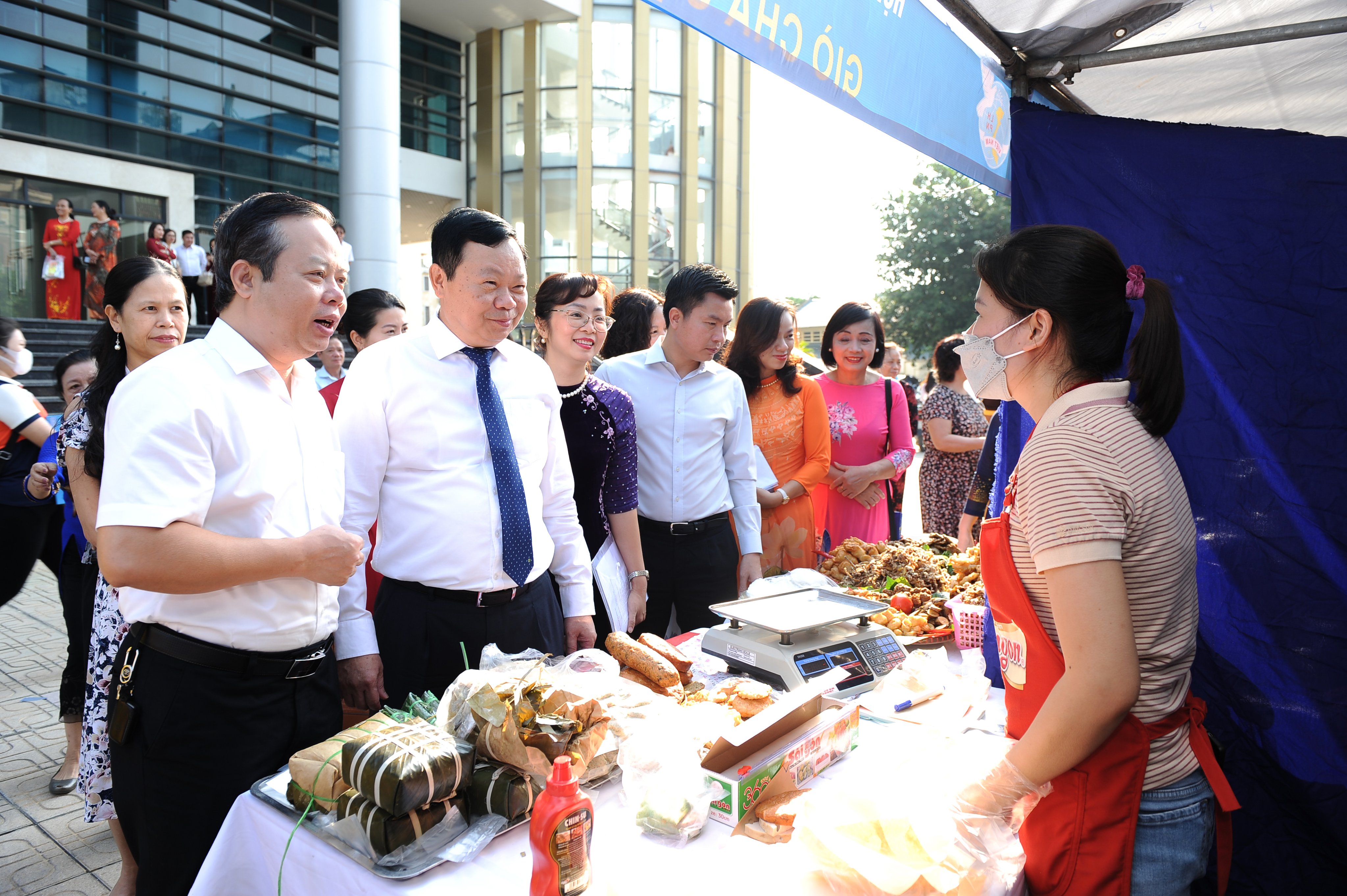 Sôi động Ngày hội phụ nữ Đống Đa sáng tạo năm 2022 - ảnh 1