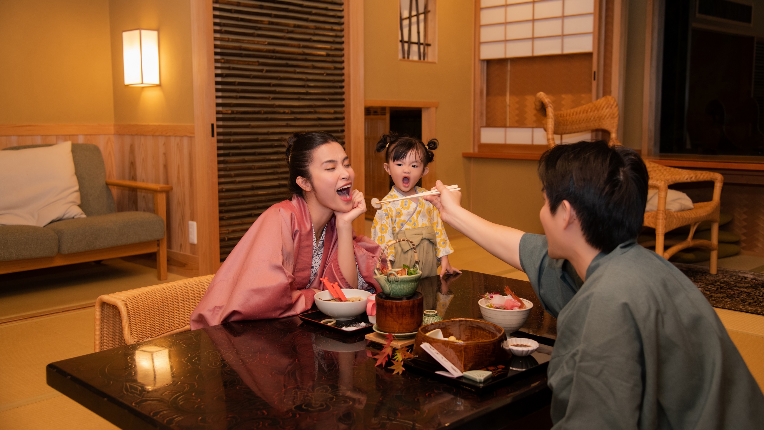 Vợ chồng Đông Nhi- Ông Cao Thắng và con gái nhỏ làm Đại sứ du lịch Nhật Bản - ảnh 8