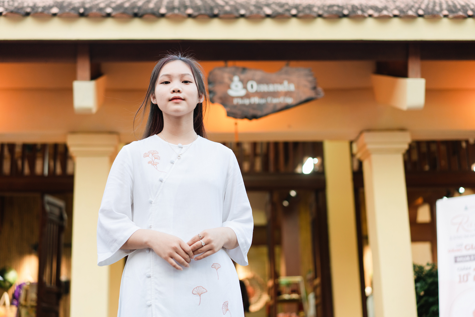 Nhẹ nhàng, thanh tịnh với pháp phục - ảnh 5