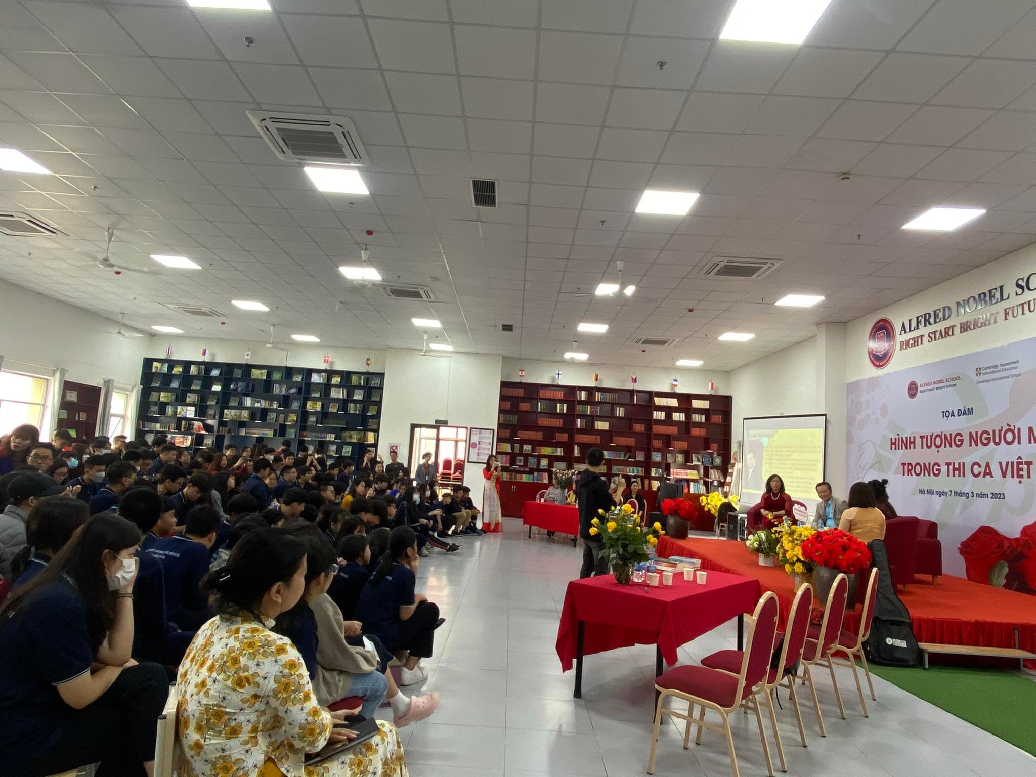 Tọa đàm “Hình tượng người mẹ trong thi ca Việt” và bài học ý nghĩa cho học sinh - ảnh 3