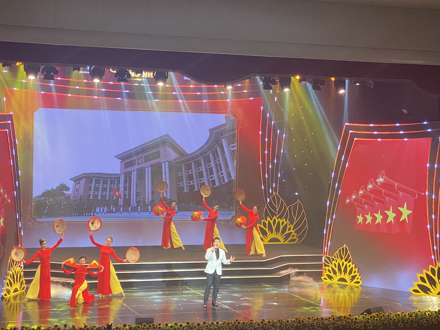 Xúc động những giai điệu thống nhất  - ảnh 2