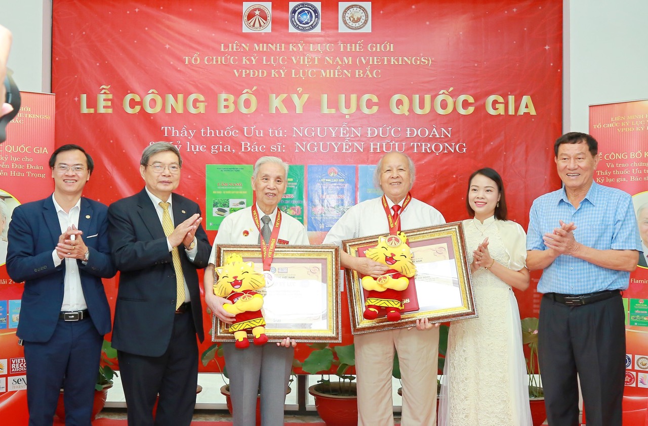 Bộ sách về rau, củ, quả và thực phẩm bảo vệ con người được xác lập kỷ lục - ảnh 3