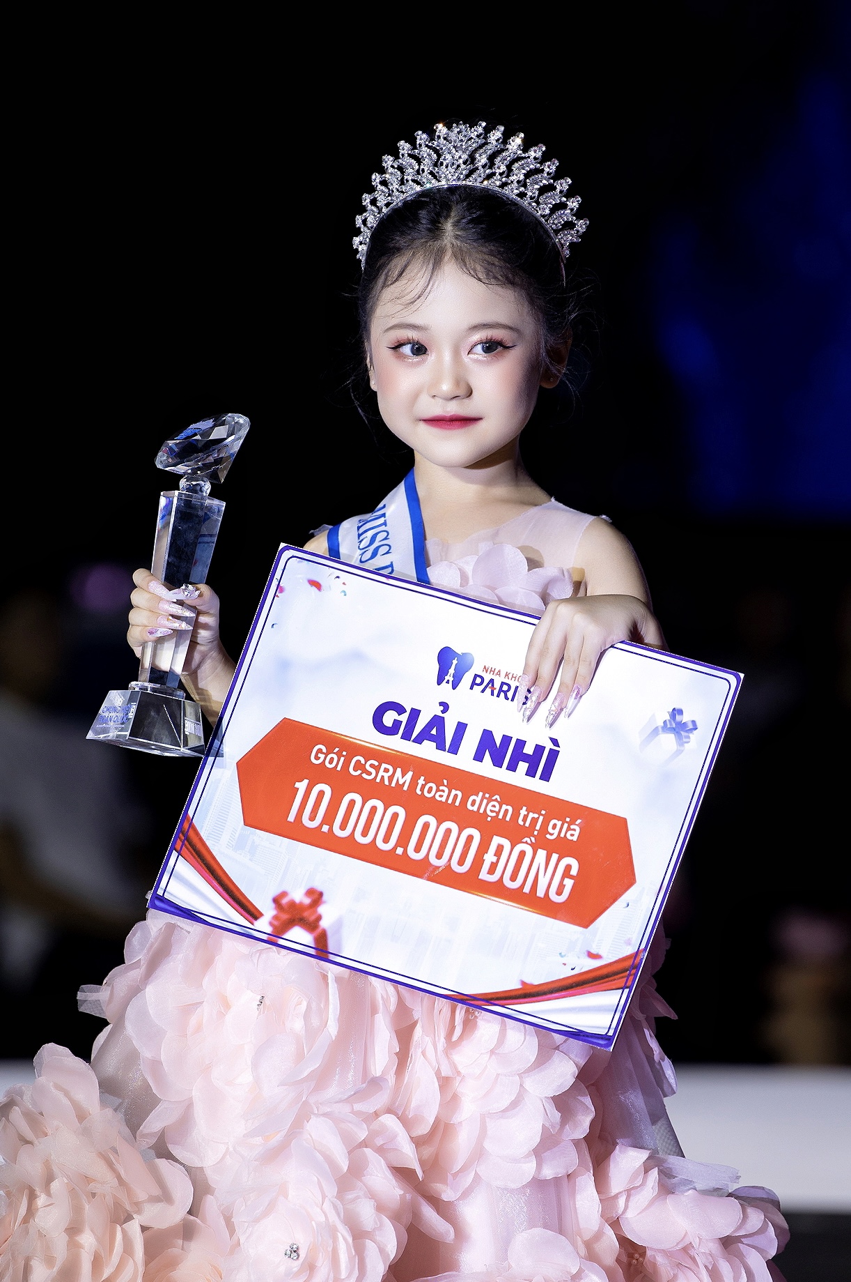 Á hậu nhí 2023 Nhật Ánh diện áo dài bản đồ Việt Nam - ảnh 5