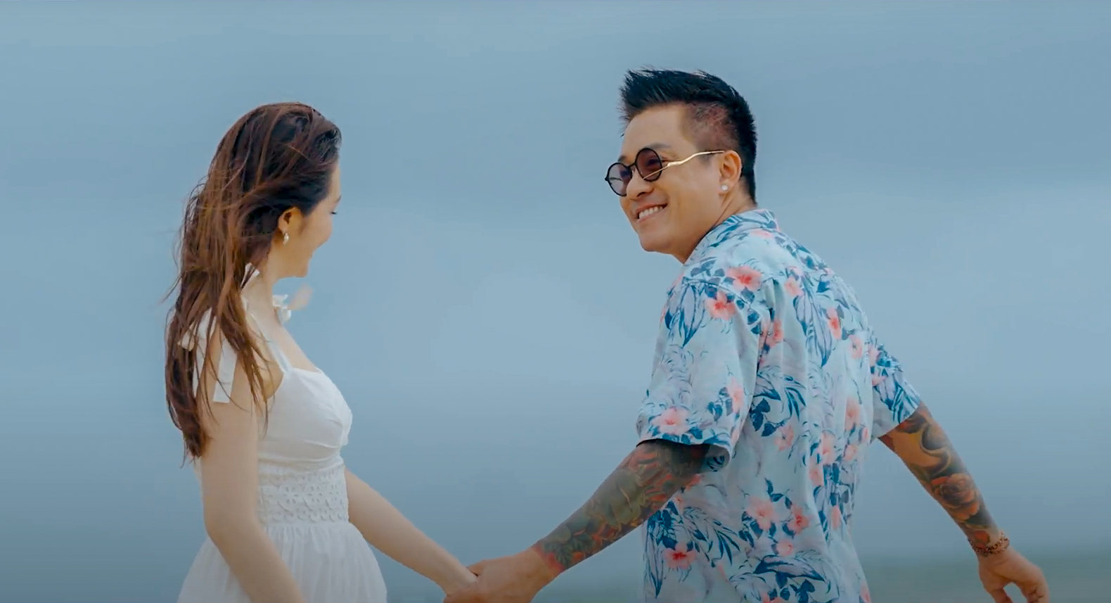 Gia đình Tuấn Hưng ngọt ngào trong MV kỷ niệm 10 năm ngày cưới - ảnh 3
