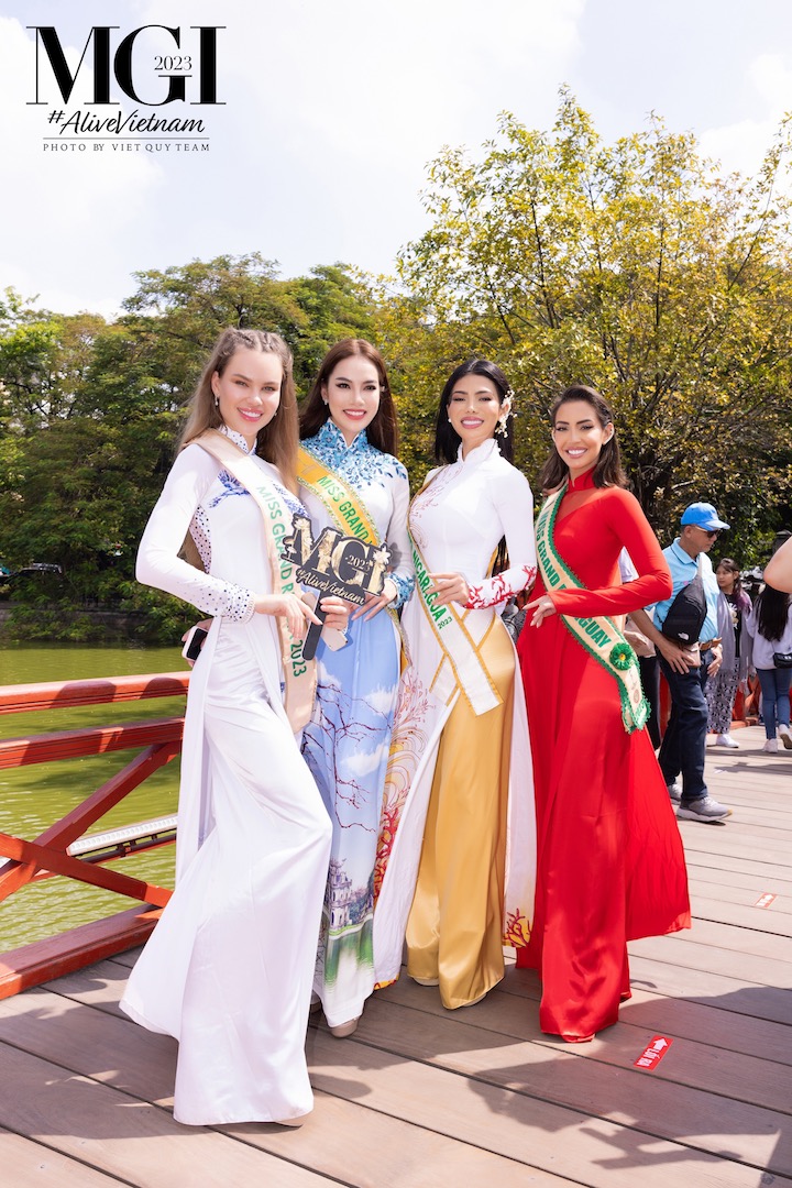 Thí sinh Miss Grand International 2023 hạnh phúc khi diện áo dài Việt  - ảnh 6