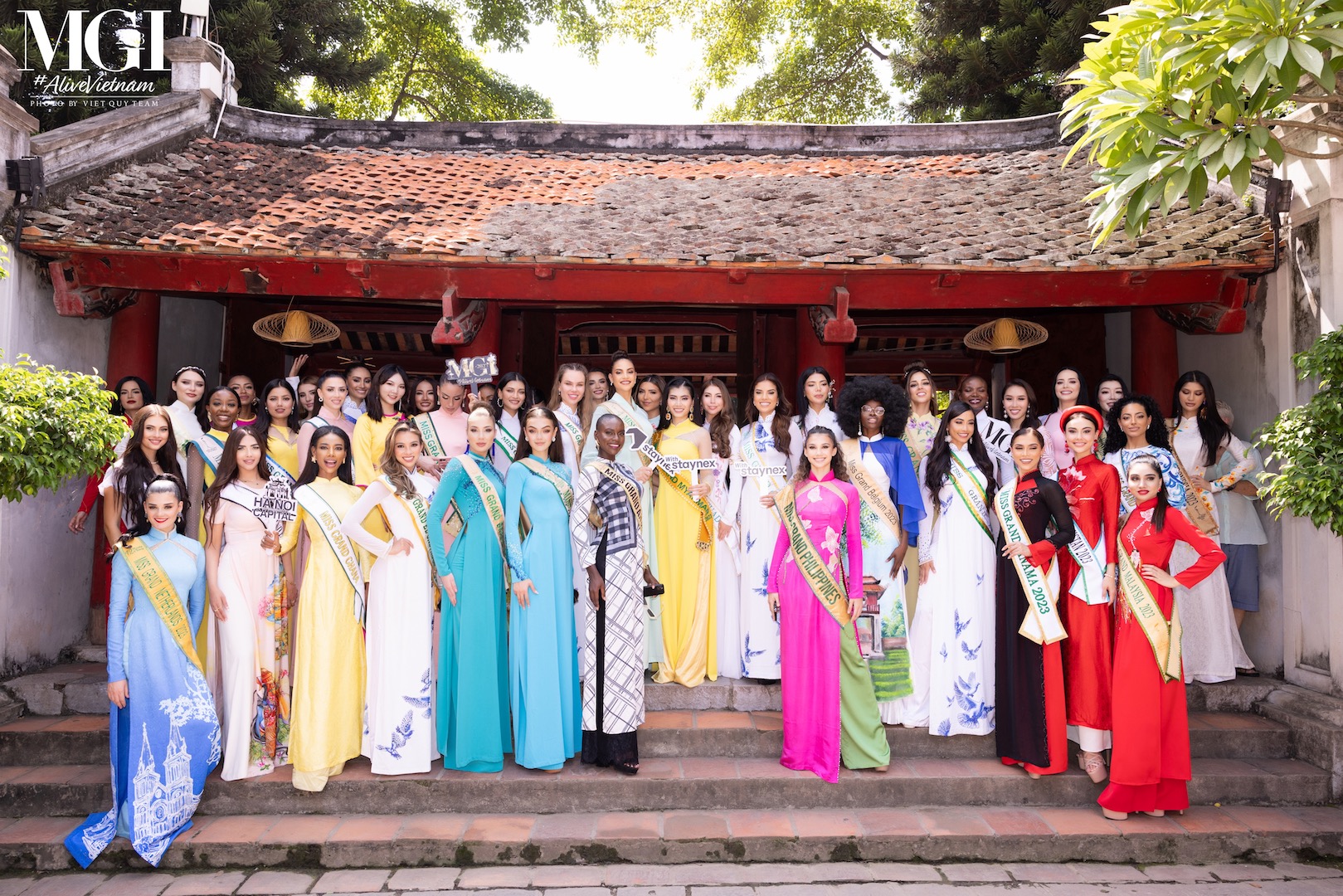 Thí sinh Miss Grand International 2023 hạnh phúc khi diện áo dài Việt  - ảnh 3