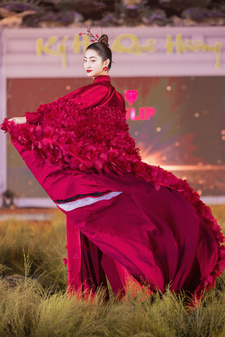 NTK Dũng Nguyễn ra mắt bộ sưu tập áo dài “Hừng Đông” - ảnh 2