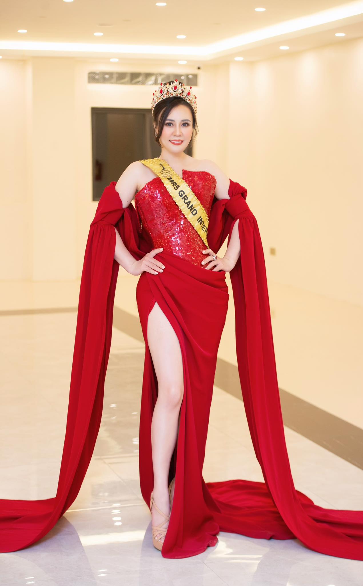 Mrs Grand International 2023: Hoa hậu Phan Kim Oanh bất ngờ được gia hạn thời gian “đương nhiệm” - ảnh 3