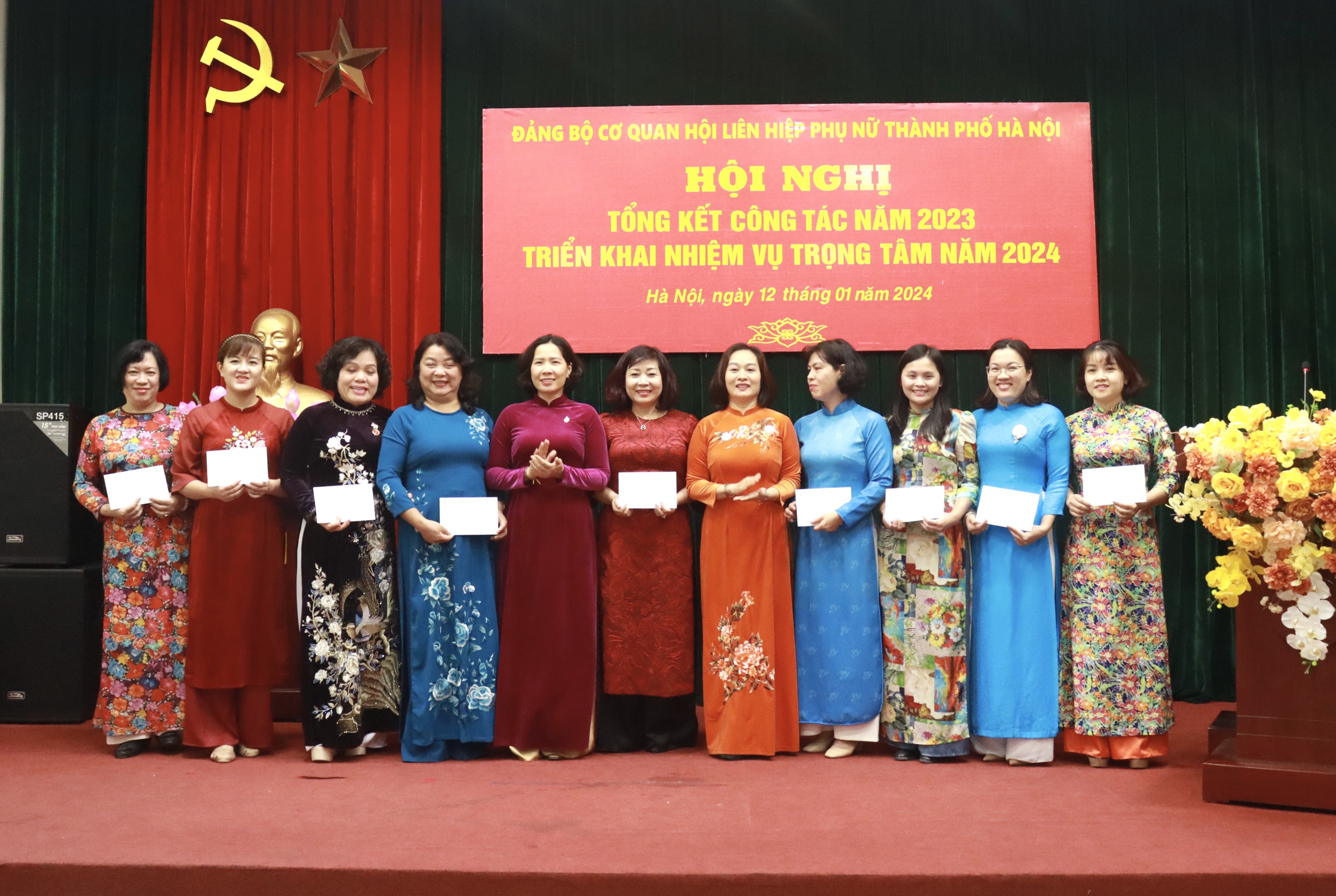 Đảng bộ cơ quan Hội LHPN Hà Nội nhận Bằng khen của Thành uỷ Hà Nội năm 2023 - ảnh 5