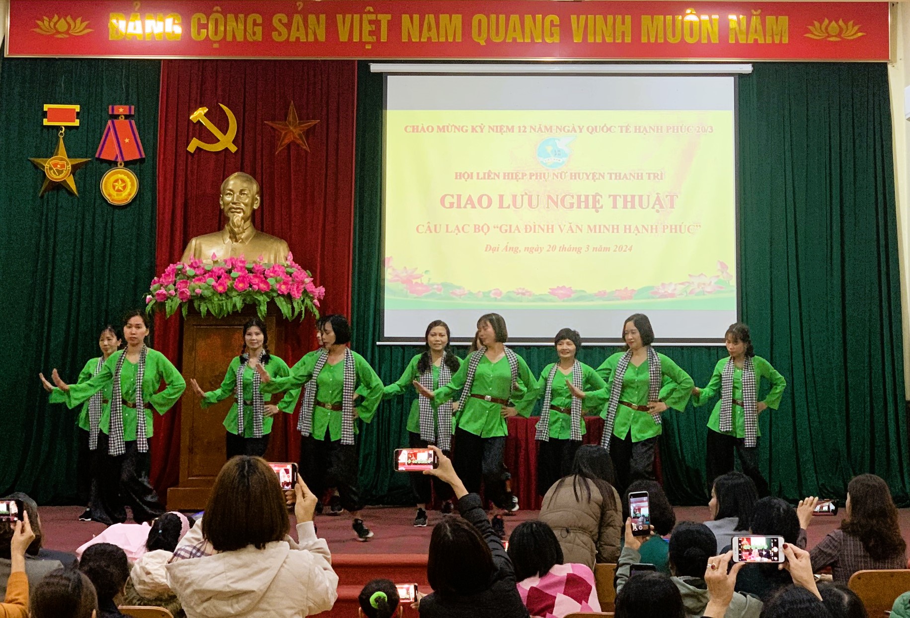 Thanh Trì tổ chức chuỗi hoạt động ý nghĩa nhân Ngày Quốc tế hạnh phúc - ảnh 4