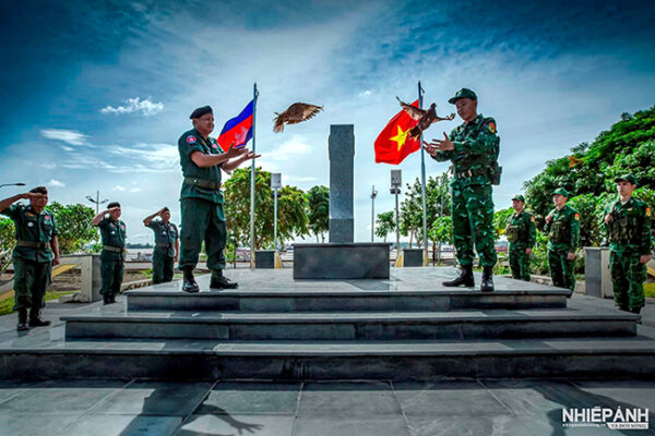 Cuộc thi và Triển lãm ảnh nghệ thuật cấp Quốc gia “Tự hào một dải biên cương” lần thứ III - ảnh 3