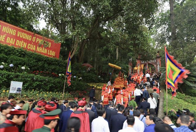 Không khí linh thiêng ngày chính lễ Giỗ Tổ Hùng Vương - ảnh 6