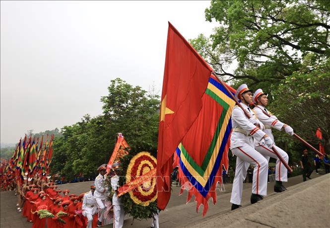 Không khí linh thiêng ngày chính lễ Giỗ Tổ Hùng Vương - ảnh 2