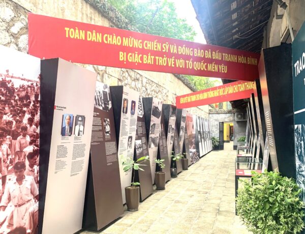 Di tích Nhà tù Hoả Lò trưng bày chuyên đề “Khoảng trời mới” - ảnh 3