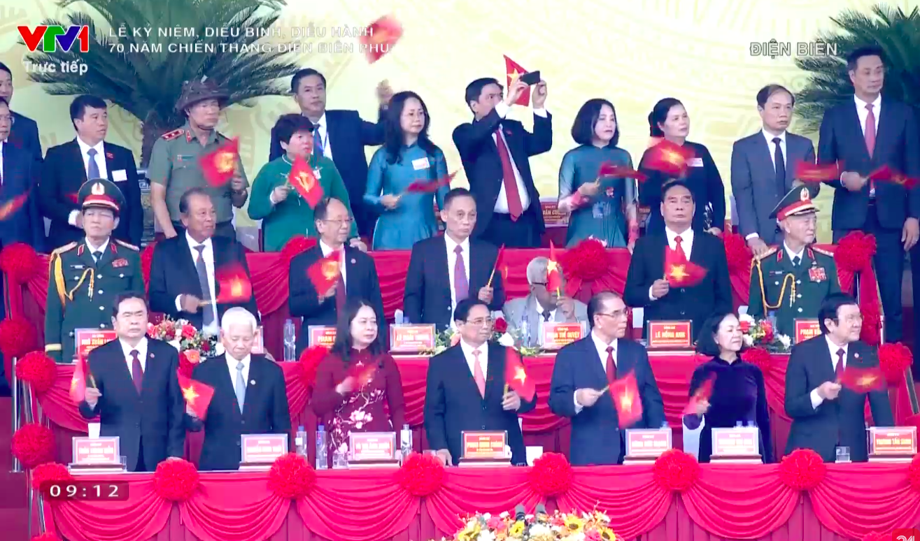 Xúc động với Lễ diễu binh, diễu hành hùng tráng kỷ niệm 70 năm Chiến thắng Điện Biên Phủ - ảnh 1